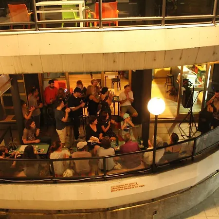 Chillton Hostel *